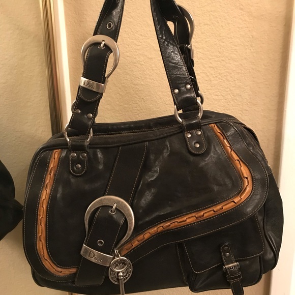 Dior hand bag very good condition lots of pocket - Picture 4 of 7